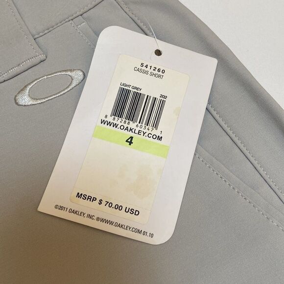 Oakley Gray Cargo Shorts Versatile and Stylish - Picture 3 of 13